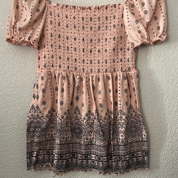 🎈NWOT No boundaries shirt for sale size medium! 3/$20 - Picture 3 of 6